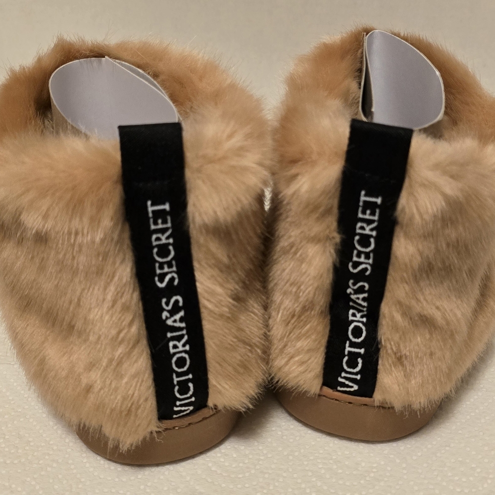 Victoria's Secret Faux Fur Slippers in Toasted Sugar M (7-8) - Picture 2 of 5